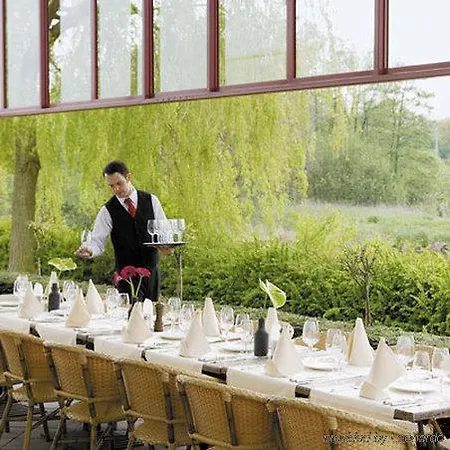 Mövenpick 's Hertogenbosch Hotell
